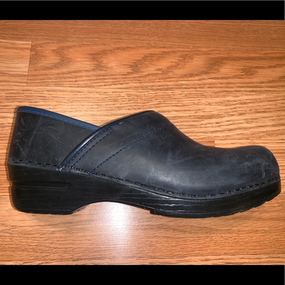 Dansko Professional leather clogs